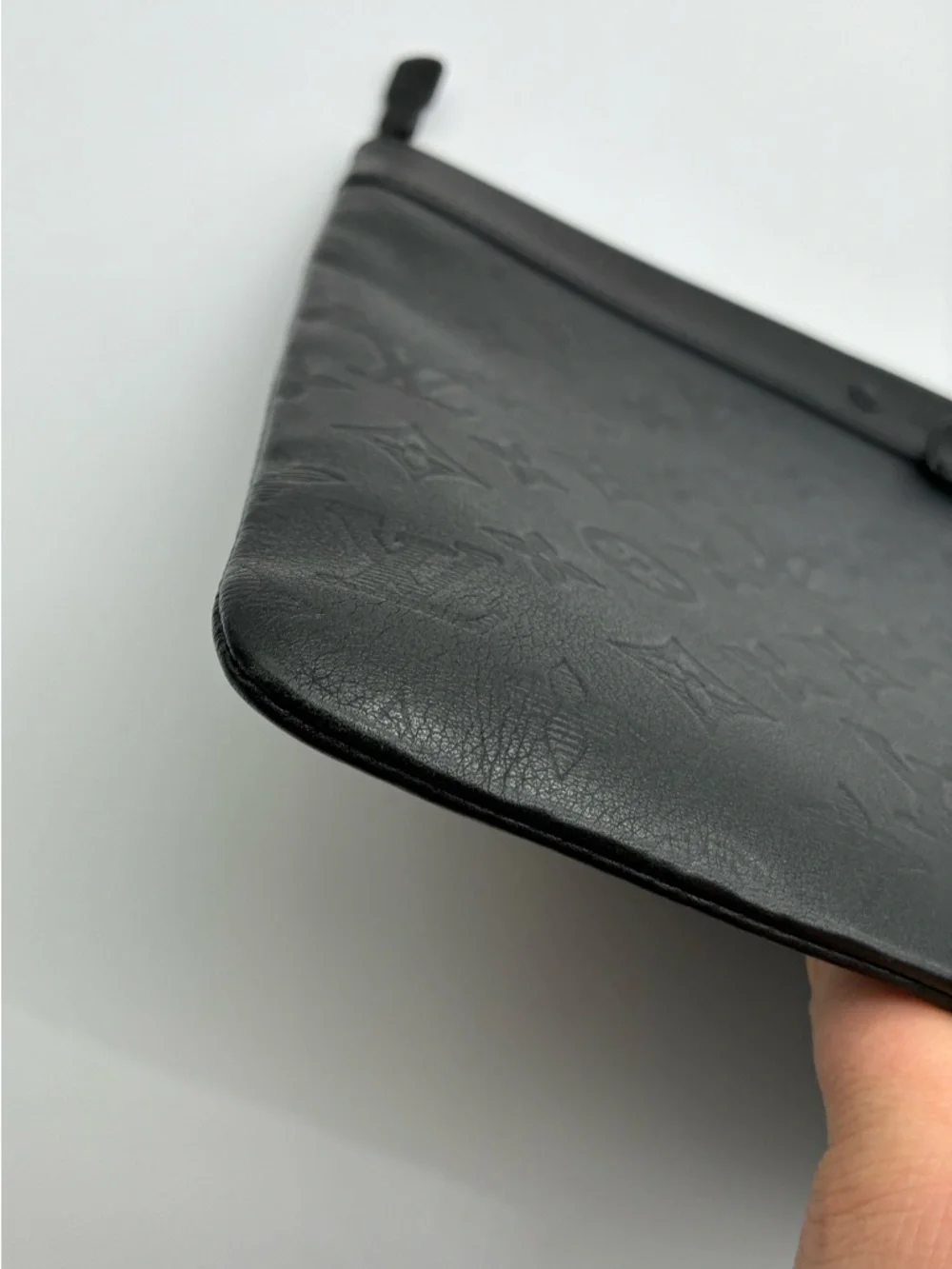 Louis Vuitton Black Monogram Discovery Laptop Pouch pochette w/ COA & dust bag
